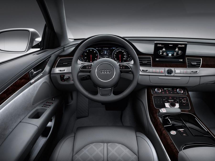 Торпедо Audi A8 L TFSI Quattro (D4) 2010 года  (WW) (фото 18 из 25)